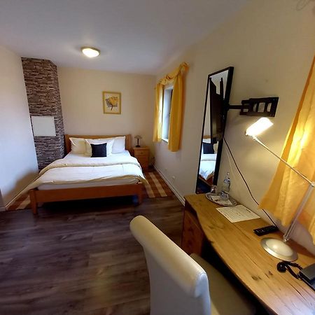 Hotel Lindenhof Rödermark Esterno foto